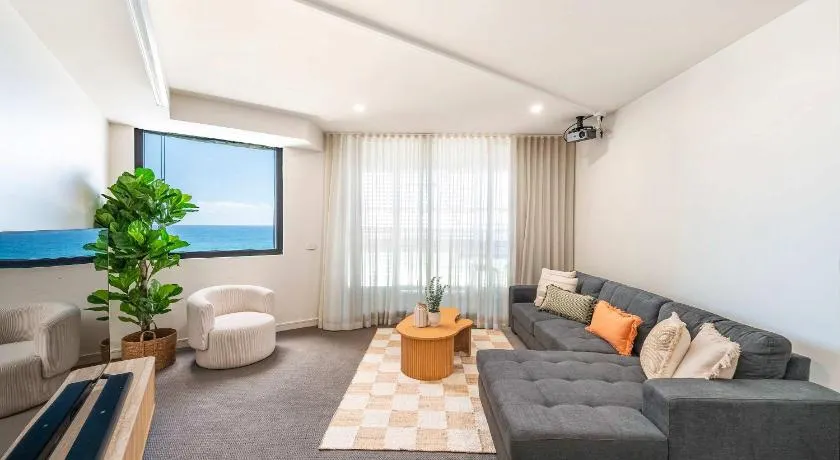 307 - Cinema by the Sea - Beachfront 2-Bed Retreat - Image 1