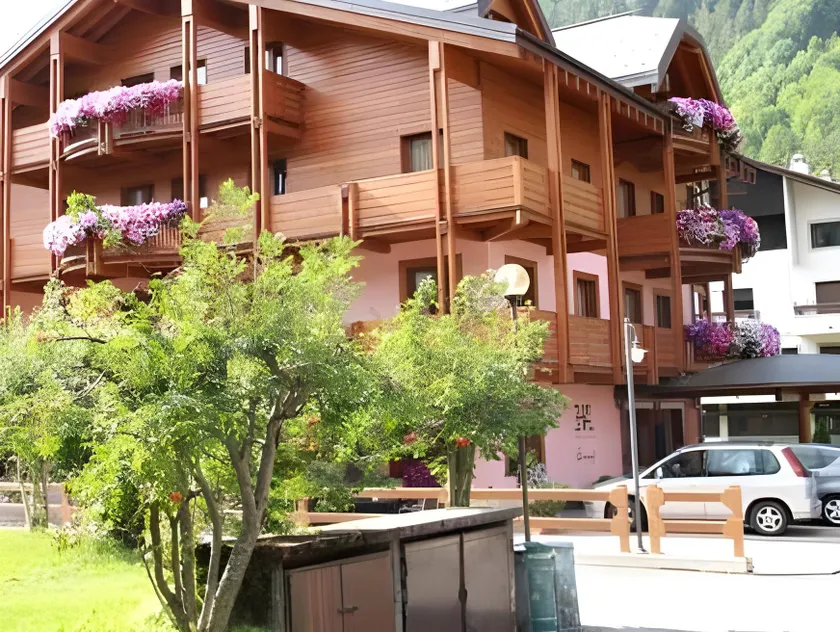 Hotel Arisch - Image 1