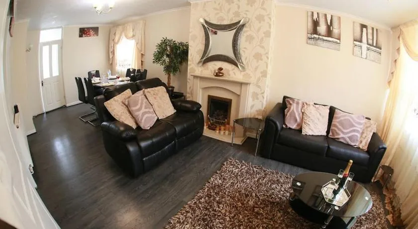Luxurious Bedworth Exhall, House - Image 1