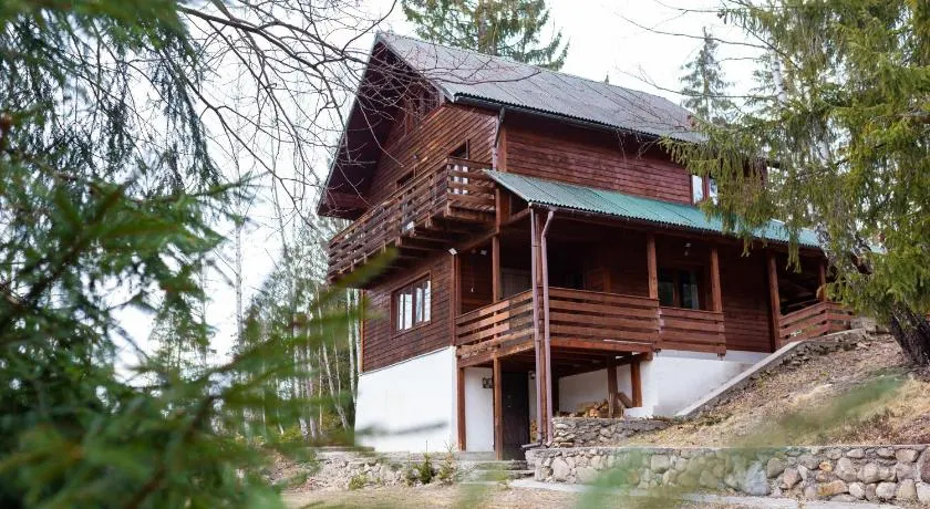 Hill Chalet - Image 1