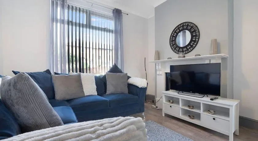 Family-Friendly 2BR Close to Durham City - Image 1