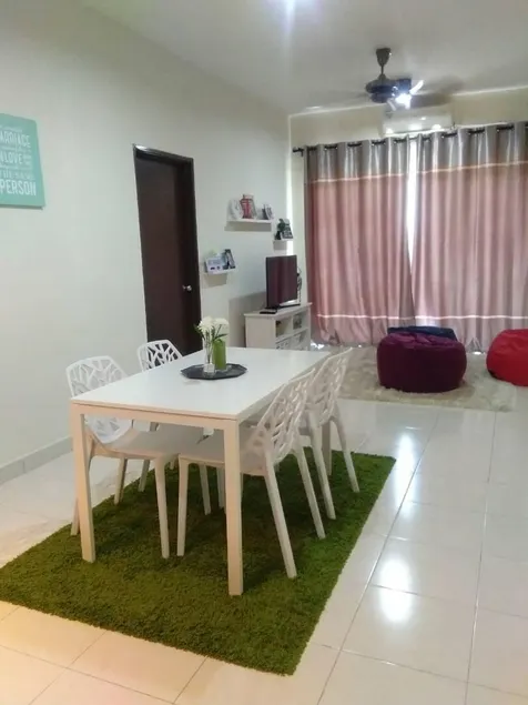Ijanina Homestay - Image 1