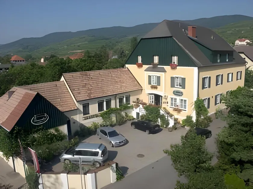 Donauhof - Hotel garni - Image 1