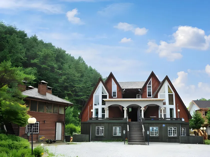Pyeongchang Bench House - Image 1