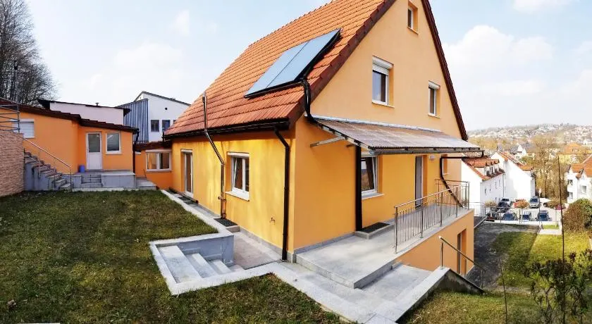 En rymlig lägenhet med tre sovrum i Bad Abbach - Image 1