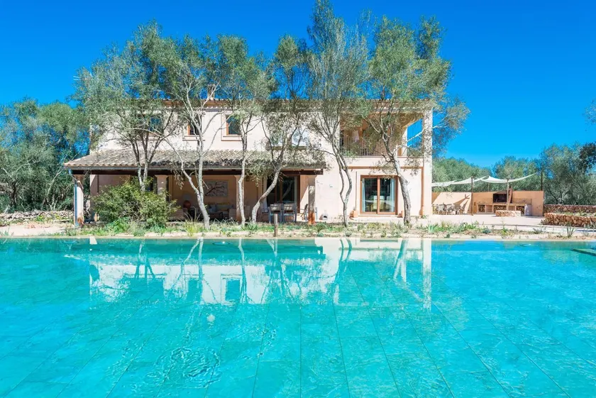 Spaziosa villa con griglia, terrazza e giardino - Image 1