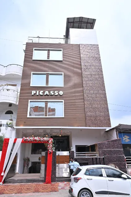 Hotel Picasso - Image 1