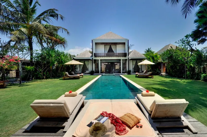 Aventus Beach Grandé Villa - Image 1