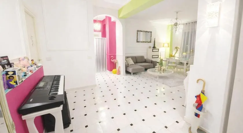 POP ART ROOM Bnb 10 min from DUOMO - Image 1