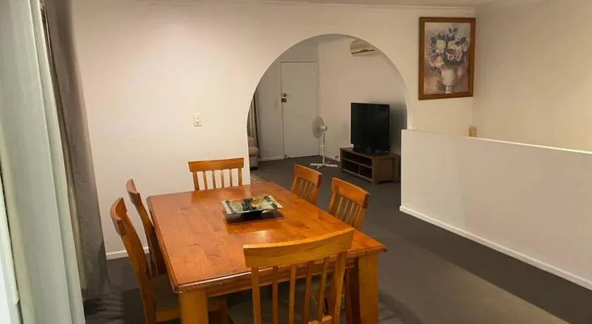 FAMILY 3-bedroom Everton Hills Apartment - Image 1