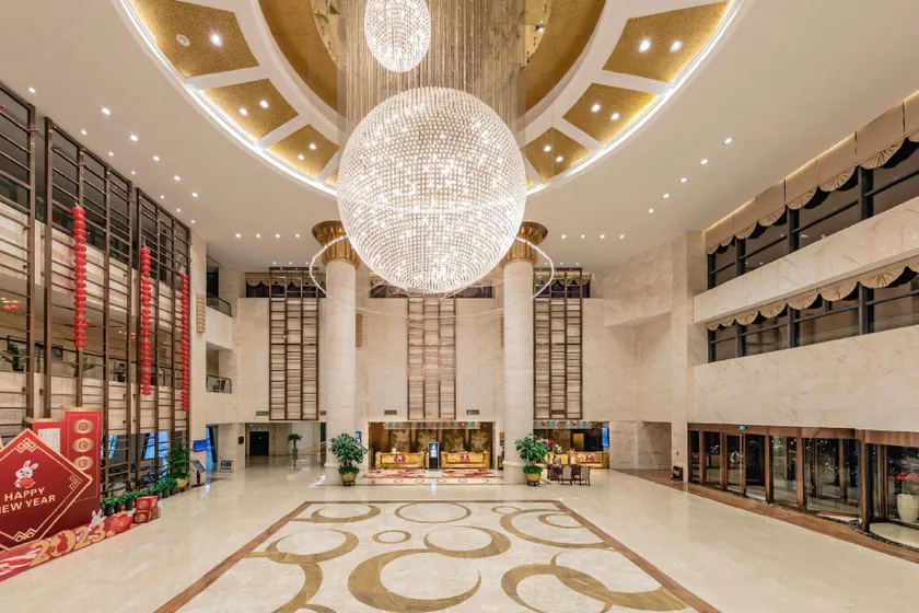 Qilin Rongyu International Hotel - Image 1