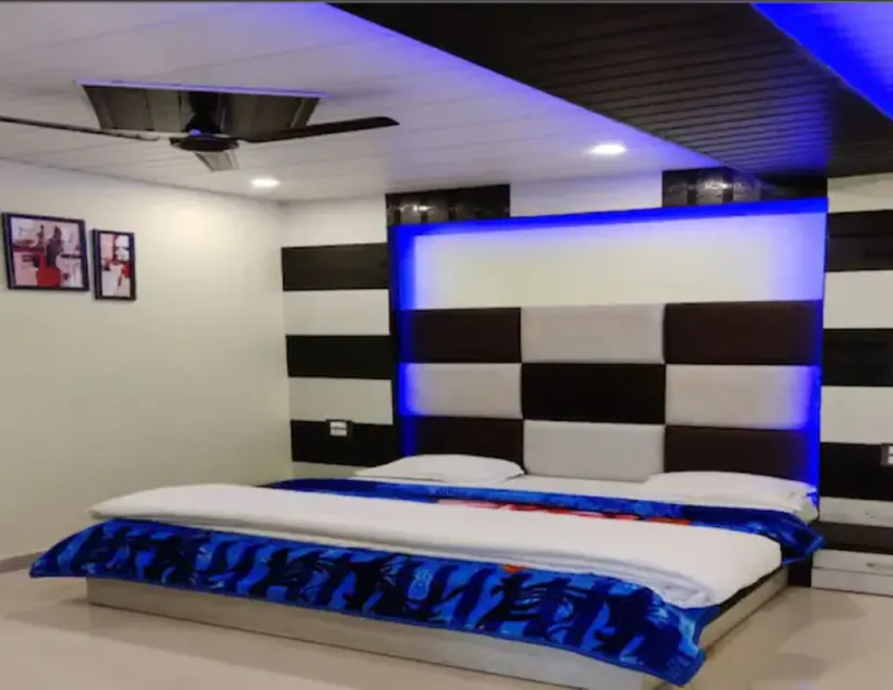 Oak wood Homestay Banikhet - Image 1