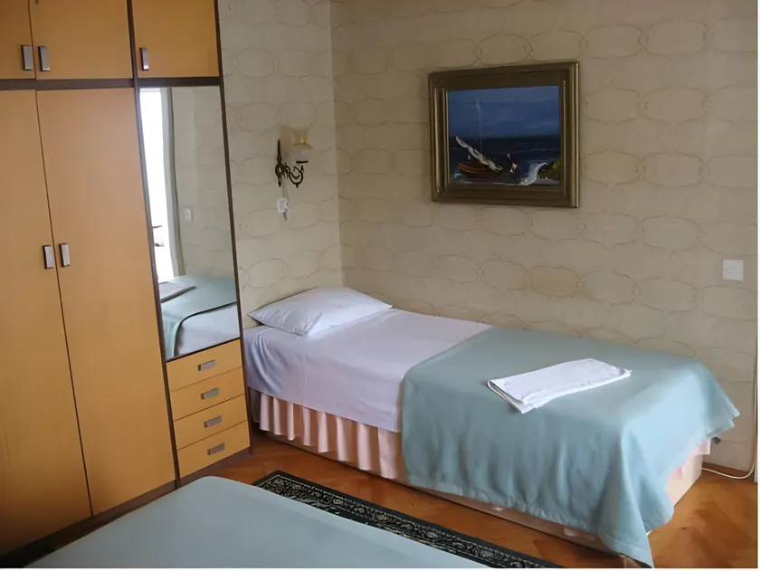Komiza Provita Guesthouse - Image 1