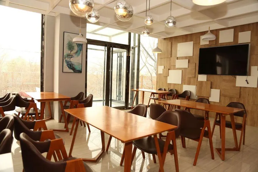 Mingyang Shishang Hotel - Image 1