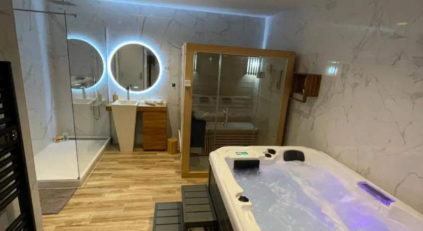 Luxury spa vallon - Image 1