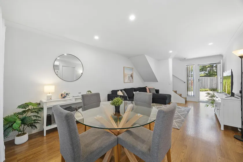 Bright 3-Bed Home Near Maroochydore Beach - Image 1