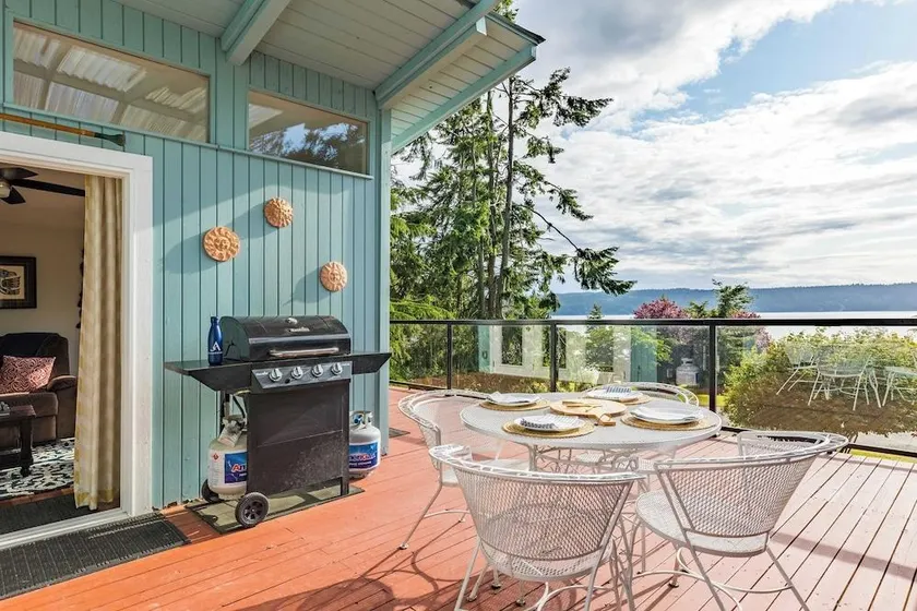 Wolf Beach Cottage by Avantstay Harbor Views - Image 1