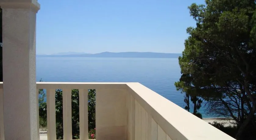 Villa Adagio Apartments - Image 1