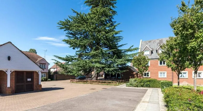 Cedar | Professional Accommodation | Sleeps 4 - Image 1