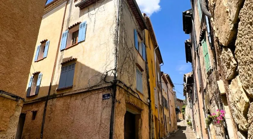 provencal house with sunny terrace - Image 1