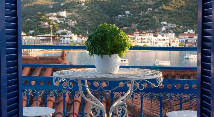 Poros Home - Image 1