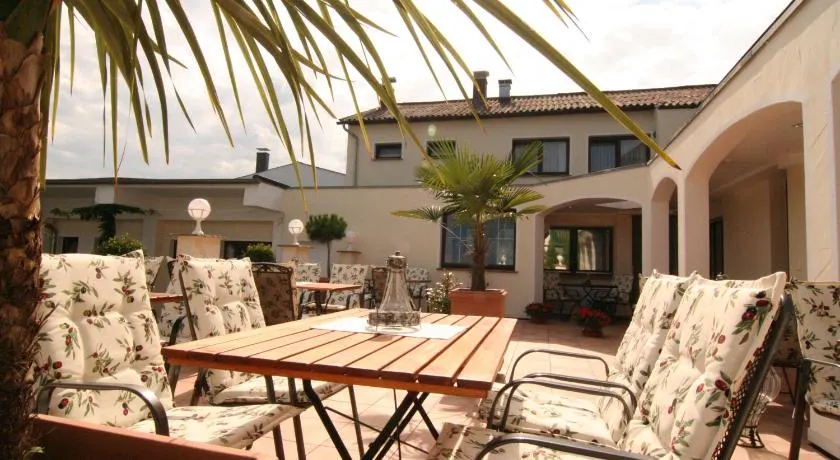 Landhotel Bergischer Hof GmbH Marialinden - Image 1