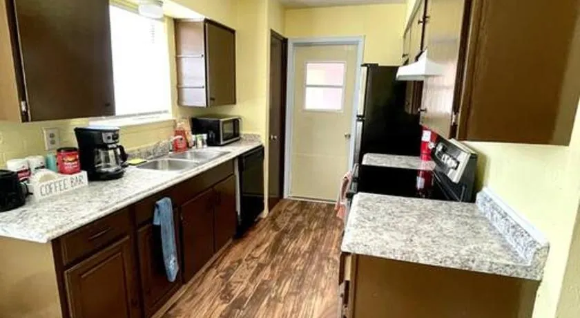 New! Fun just 20 min from Dallas 3-BRM Home - Image 1