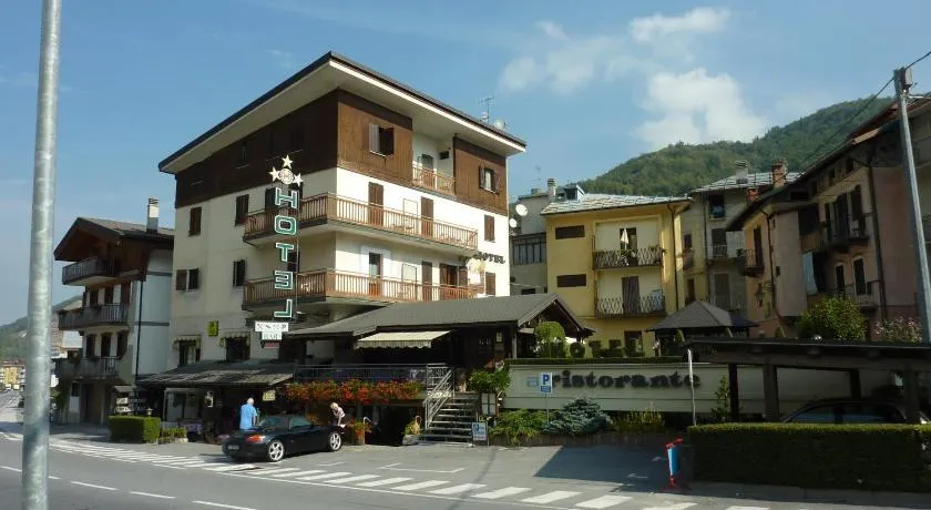 Albergo Nazionale di Vernante - Image 1