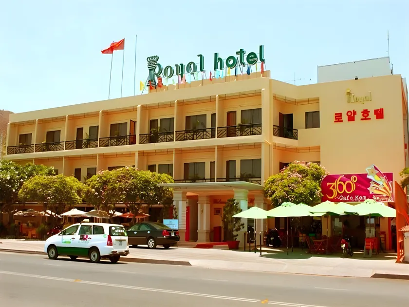 Royal Hotel - Image 1