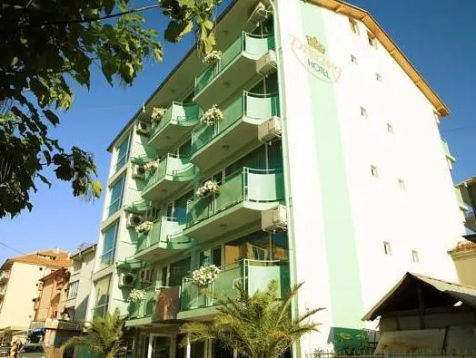 Dreams Family Hotel - Image 1