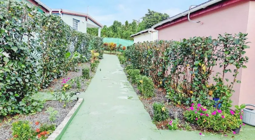 Charmante Maison à Capesterre-Belle-Eau avec Jardin et Terrasse - Image 1
