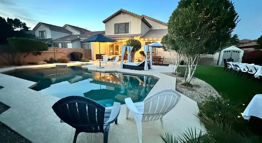 Desert Oasis 4BD 3BA, Lux Resort Pool in Mesa, AZ - Image 1