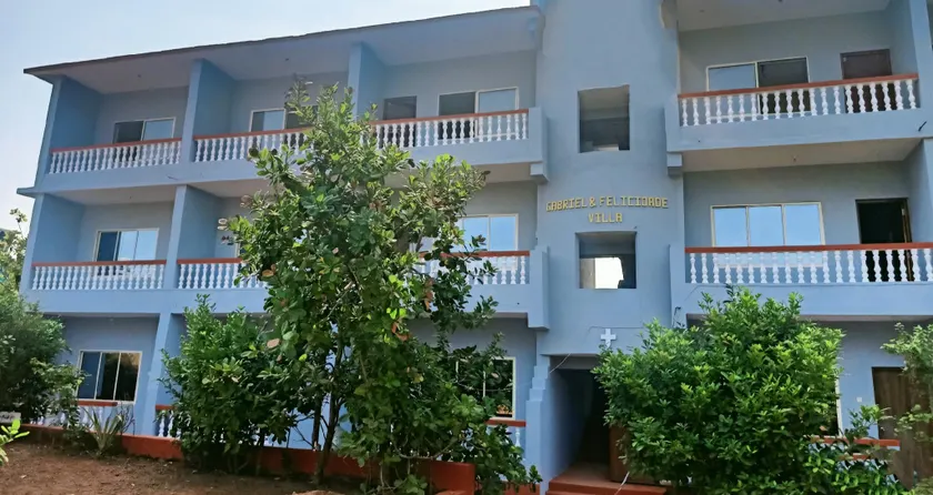 Gabriel & Felicidade Villa - Image 1