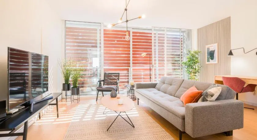 HomeForGuest Design Attic Apartment FREE Parking - Image 1