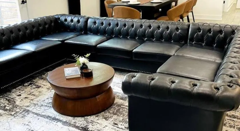 Stylish Oasis - Near City Center - Mins 2 Downtown - Image 1