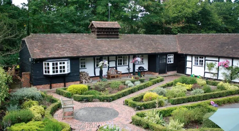 White Lodge Cottage - Image 1