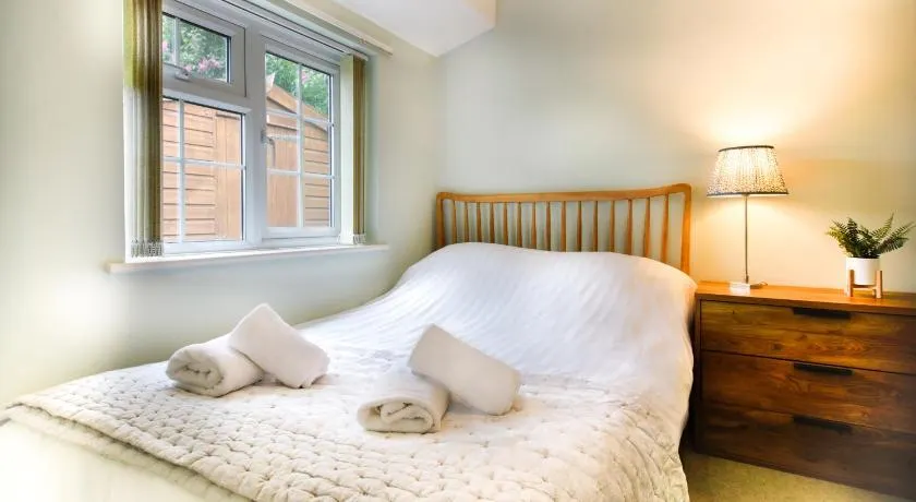 Private Studio Opposite Addenbrookes with Parking - Image 1