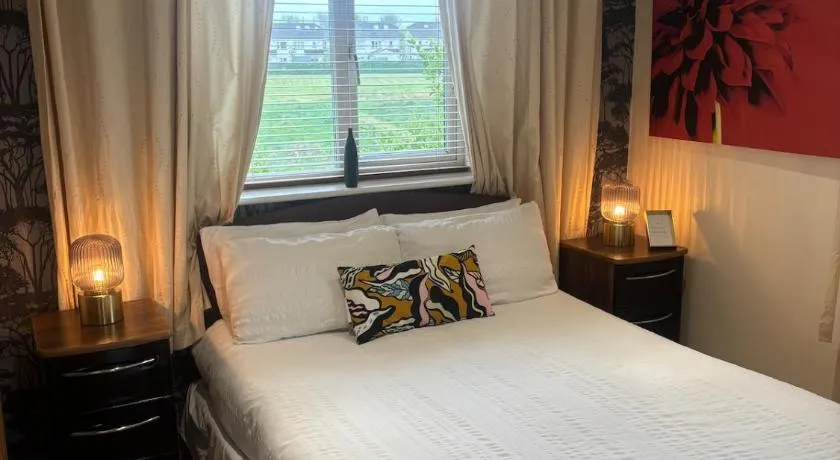 Luxury Home in Dublin WiFi TV B&B Close to City Centre - Image 1