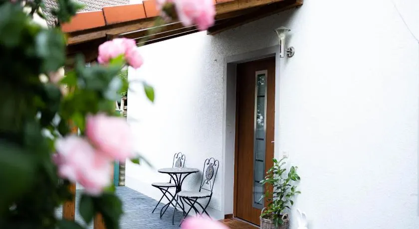 Anca's Haus - Image 1