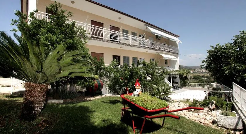 Apartment Carmen - Image 1