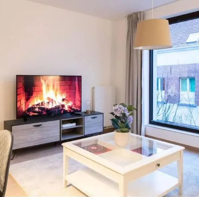 Spacious 3BR 2/5 BA Near Diamond District by Oneluxstay - Image 1