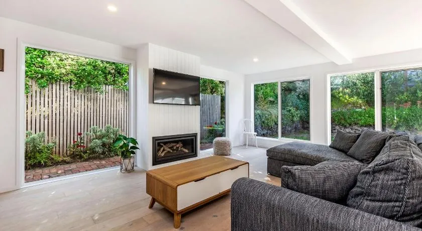 East Beach Retreat - Image 1