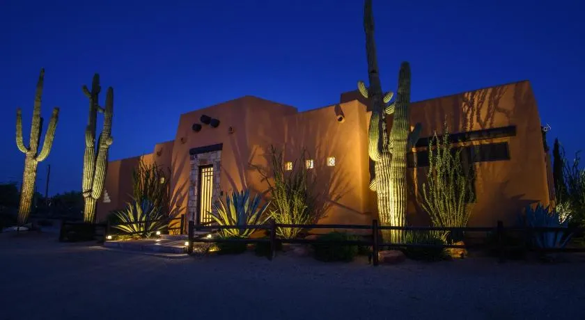 Desert Oasis- Scottsdale Luxury Private Pool Pet Friendly - Image 1