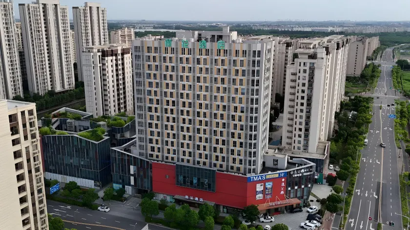 Shanghai Lotus Hotel - Image 1