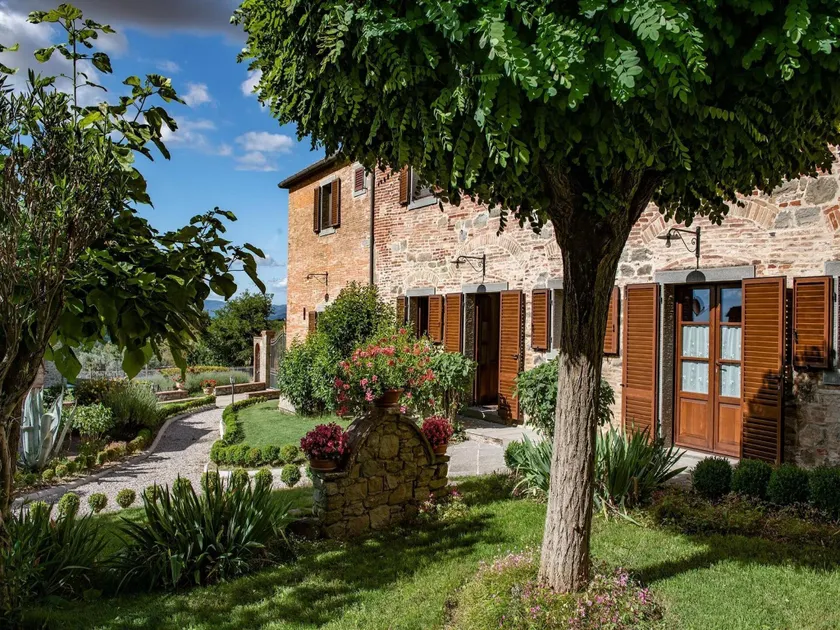 Provincial Villa In Cortona With Swimming Pool - Image 1
