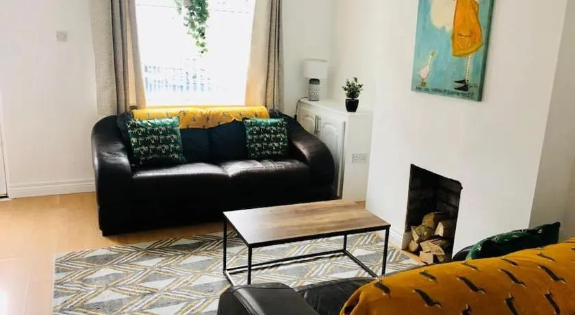 Cosy House, Lisburn Road - Image 1