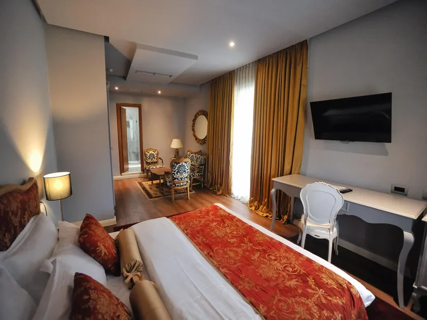 Classic Hotel - Image 1