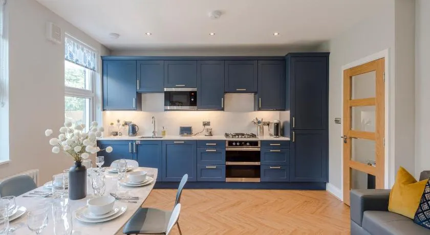 Atemberaubendes 3 Schlafzimmer Duplex Apartment im Herzen von West Hampstead - Image 1