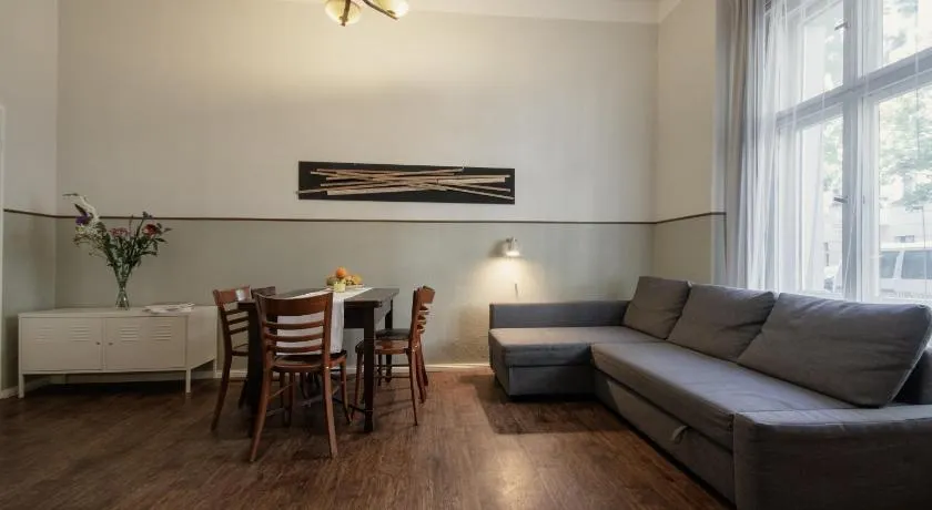 Altbauwohnung mit 3 Bädern (PB6) - Image 1