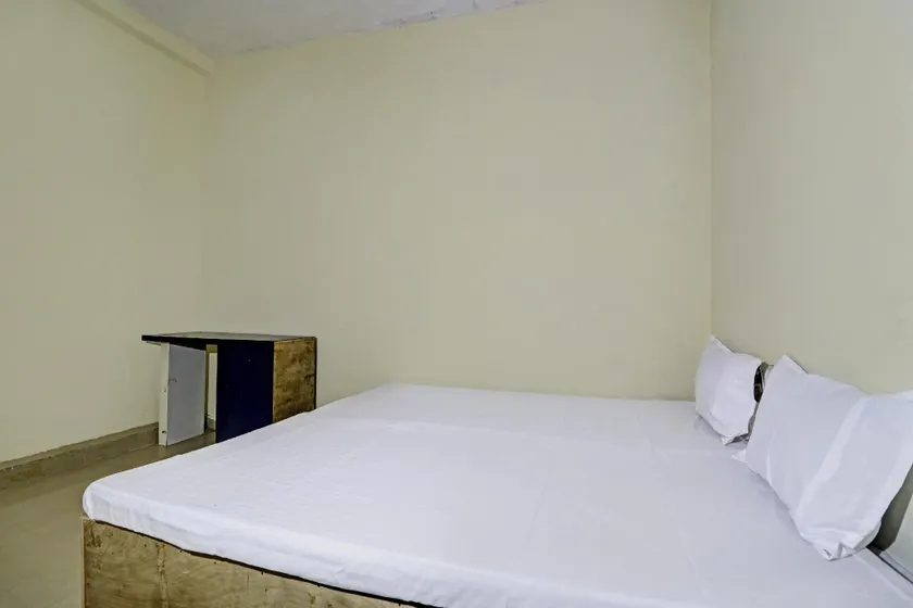 SPOT ON HOTEL MOONLIGHT - Image 1